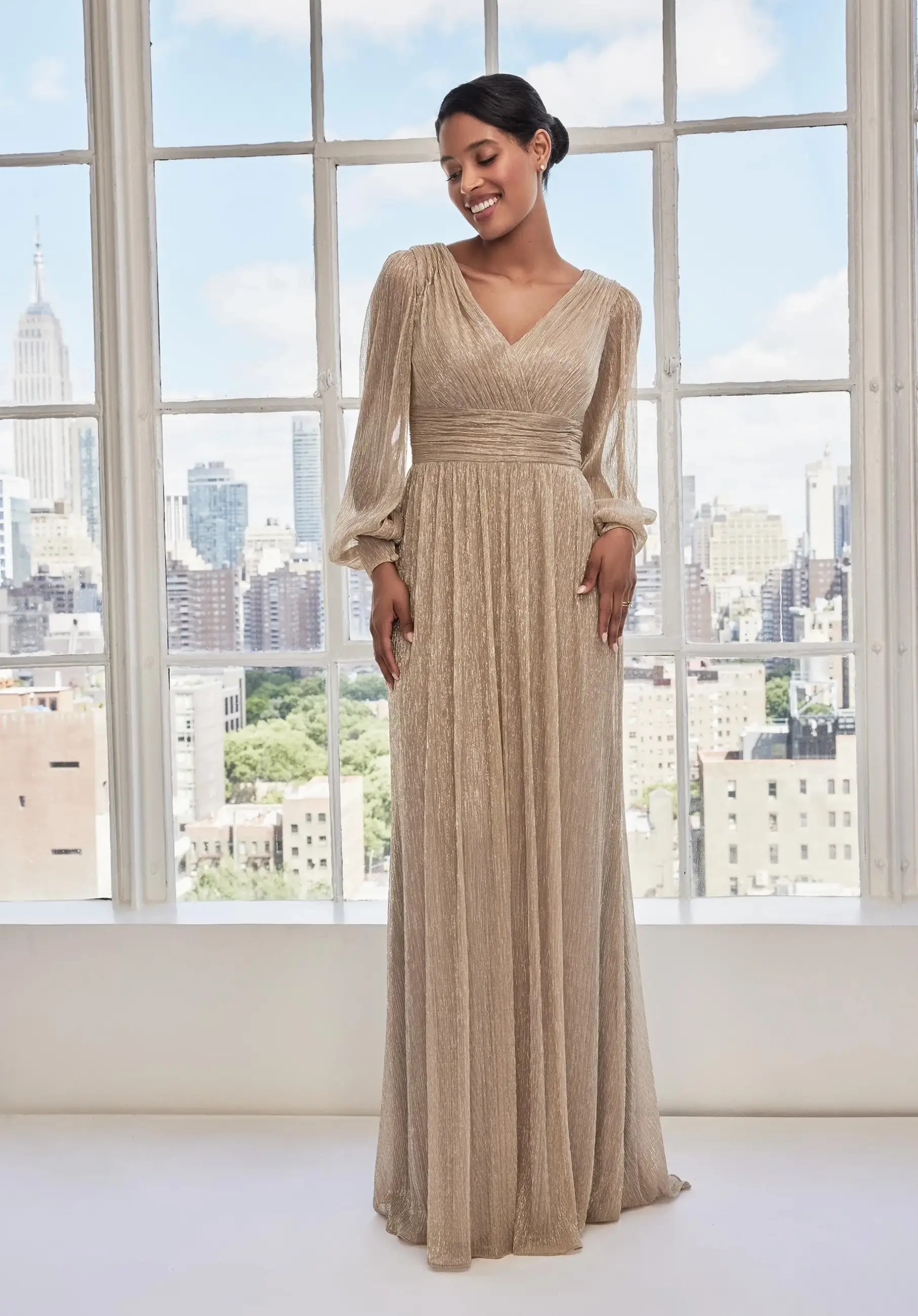 Long Sleeve Mother of the Bride/Groom Dresses: Elegant and Timeless Image