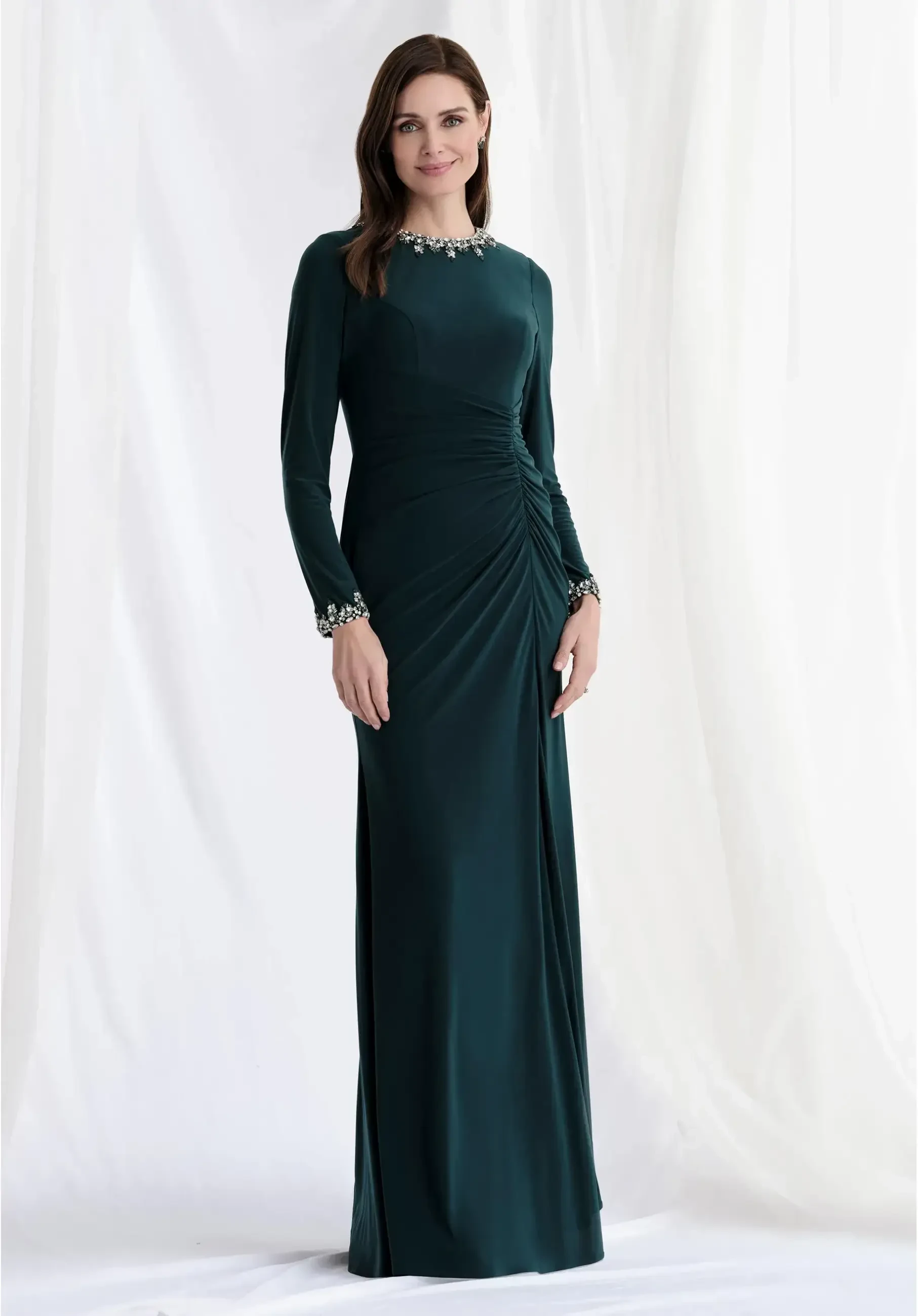 The Best Mother’s Dress Styles for Every Body Type Image